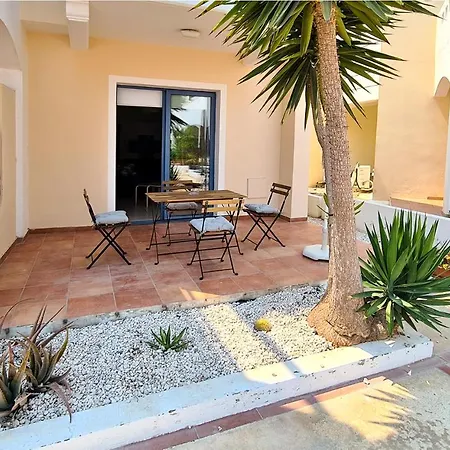 Maria's House - Communal Pool Nyaraló